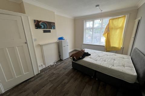 2 Wood End Avenue, Harrow, HA2 8NX