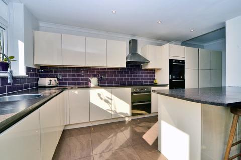71 Stoughton Avenue, Sutton, SM3 8PH