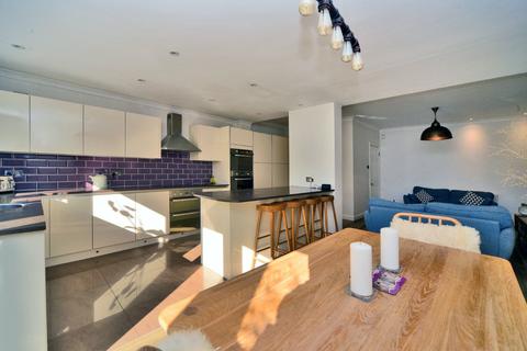71 Stoughton Avenue, Sutton, SM3 8PH