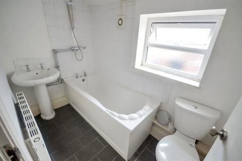 2 bedroom flat to rent, Deacon Road, Widnes, WA8 6ED