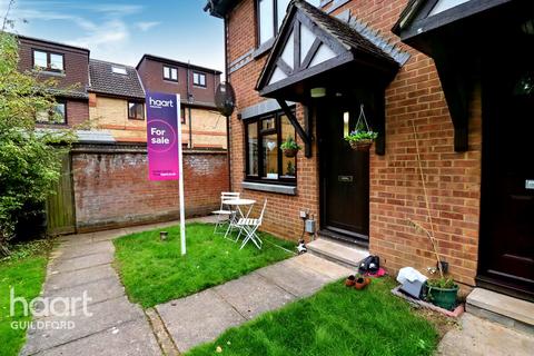 1 bedroom flat for sale - Lawrence Close, Guildford
