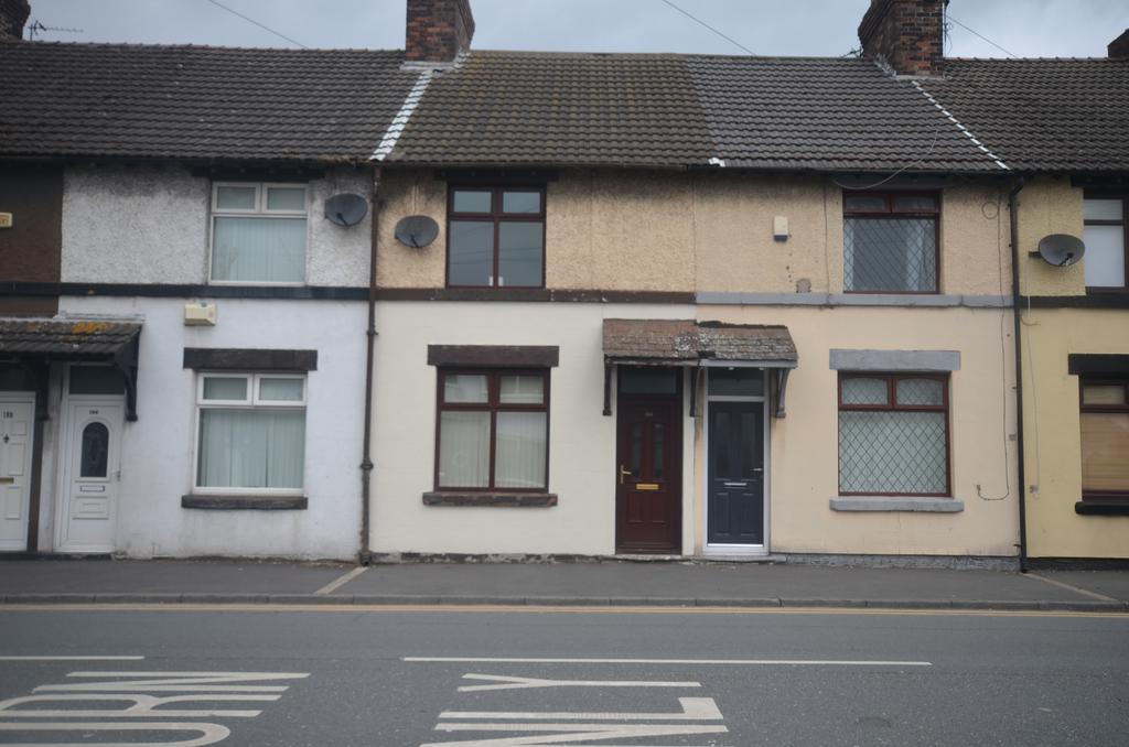 Hale Road,Widnes,WA8 8SZ 2 bed terraced house £675 pcm (£156 pw)
