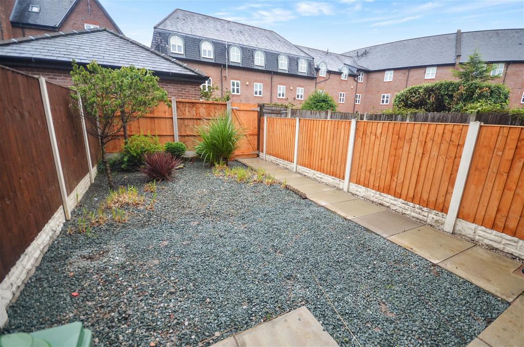 Upton Rocks Mews, Widnes, WA8 9DD 2 bed mews to rent £895 pcm (£207 pw)