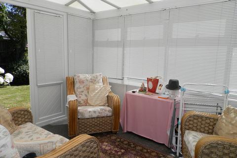 101 Cranham Gardens, Upminster, RM14 1JN