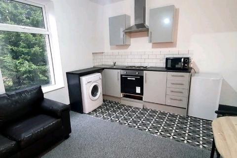 1 bedroom flat to rent, Ash Tree Road, Manchester M8