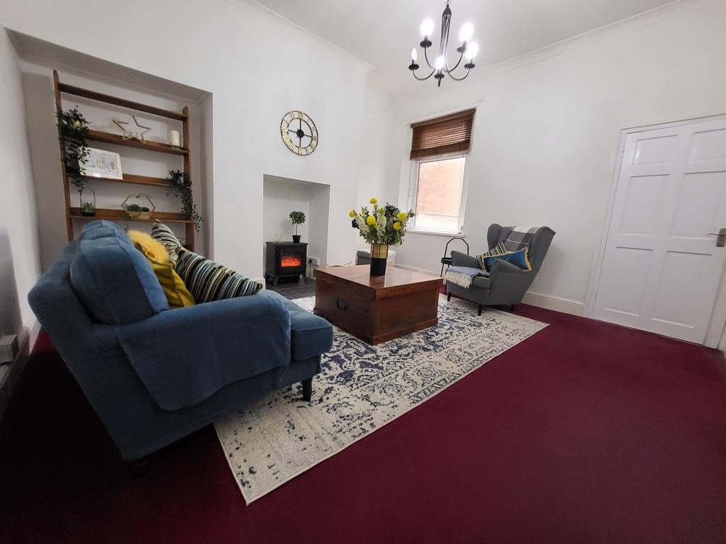 Albert Road, Jarrow, Tyne and Wear, NE32 5AF 2 bed flat for sale £81,995