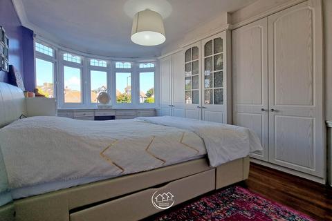 4 bedroom semi-detached house to rent, Hadley Road, Enfield EN2