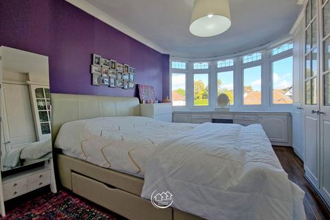 4 bedroom semi-detached house to rent, Hadley Road, Enfield EN2