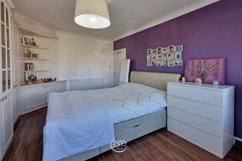 4 bedroom semi-detached house to rent, Hadley Road, Enfield EN2