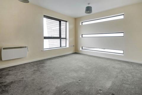 2 bedroom flat to rent, The Decks, Runcorn, WA7 1GH