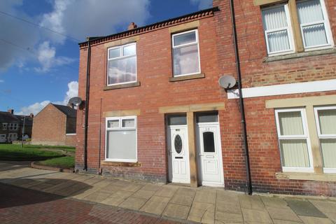 3 bedroom flat for sale - Crowley Road, Swalwell, Newcastle upon Tyne, Tyne and Wear, NE16 3HE