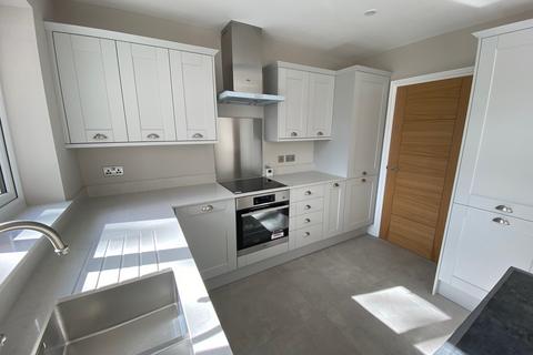 5 bedroom detached bungalow to rent - Ranelagh Crescent, Ascot SL5