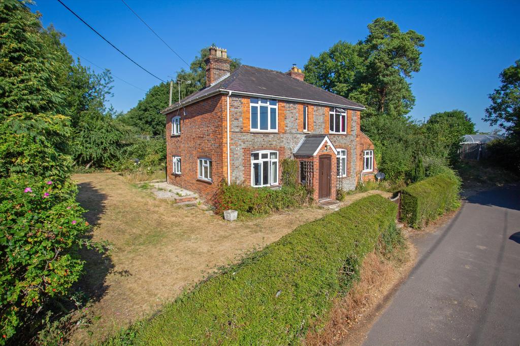Pudding Lane, Brightwalton, Newbury, Berkshire, RG20 3 bed property