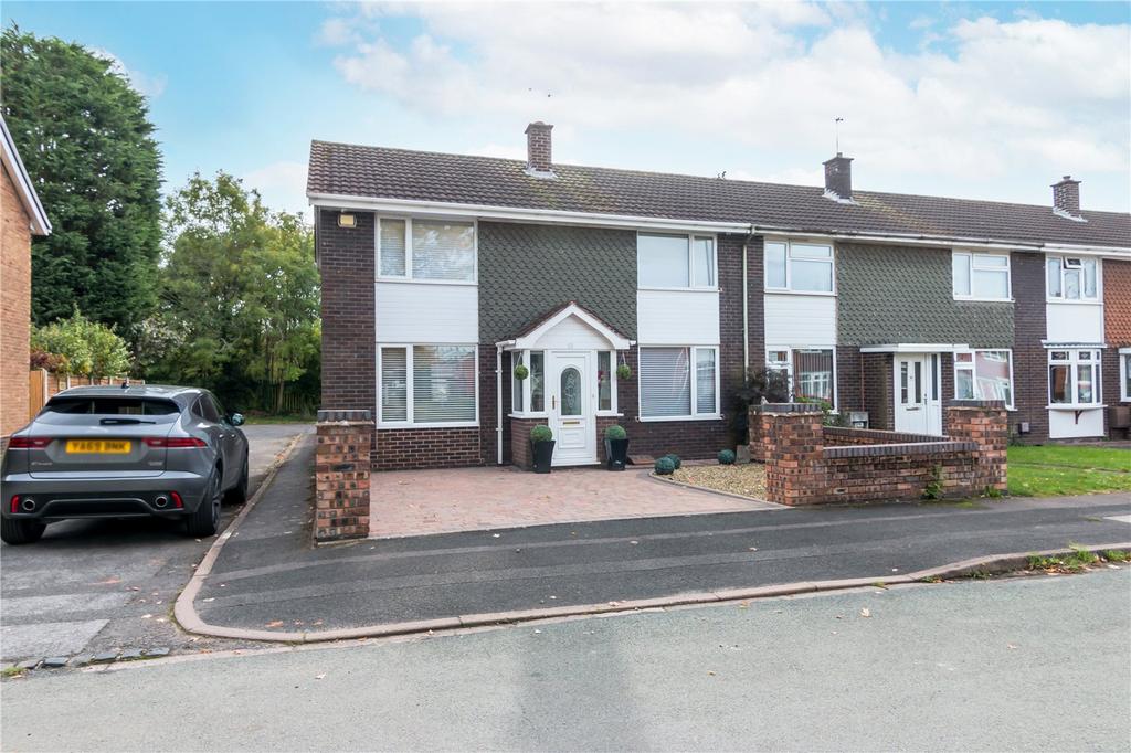 brookhouse-close-featherstone-3-bed-end-of-terrace-house-220-000