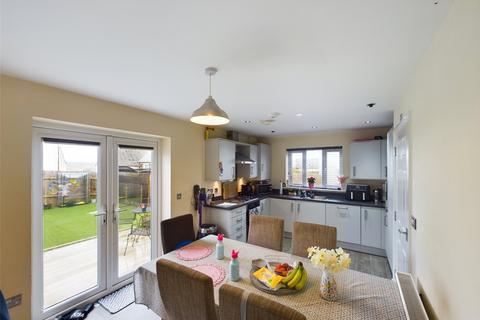 30 Laroche Walk, Bodmin, PL31 2SB