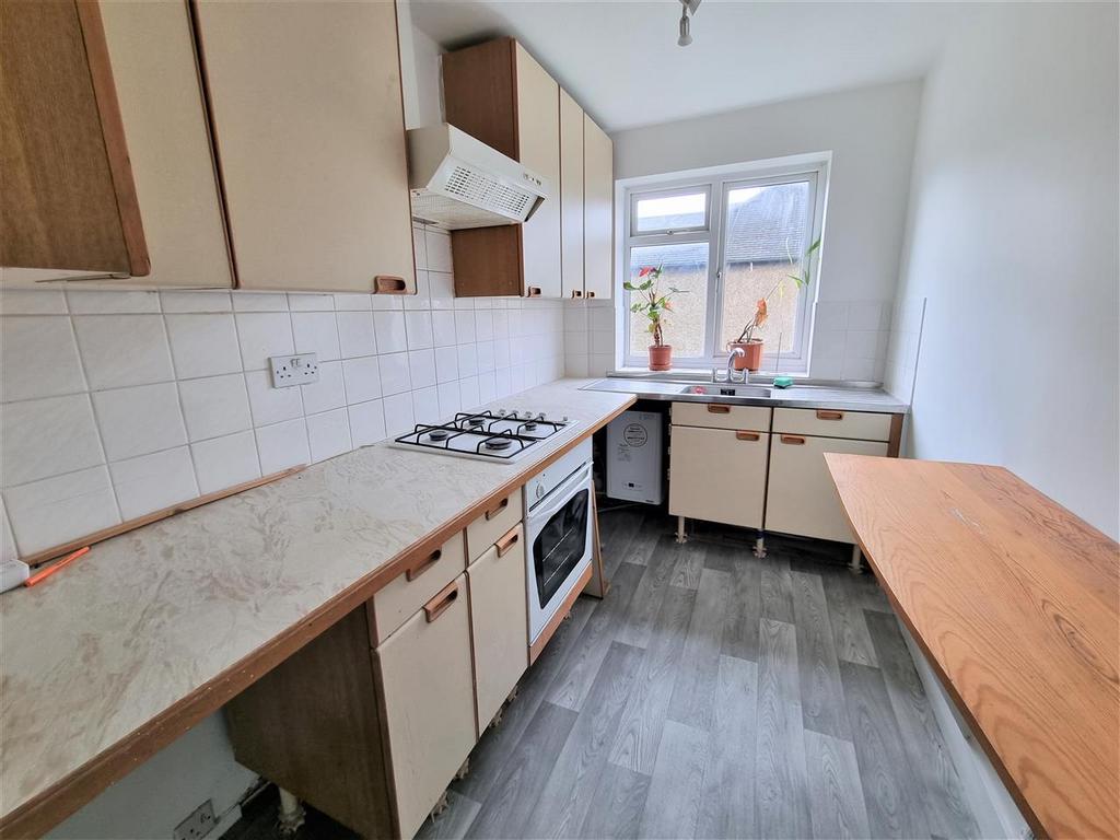 Fruen Road, Feltham 1 bed £1,250 pcm (£288 pw)