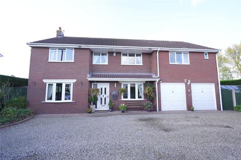 5 bedroom detached house for sale - Wellington Road, Muxton, Telford, Shropshire, TF2