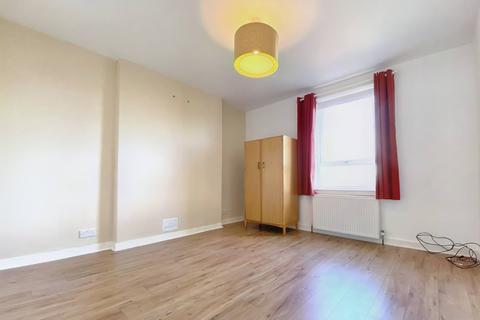 2 bedroom flat to rent, Oswald Road, Ayr KA8