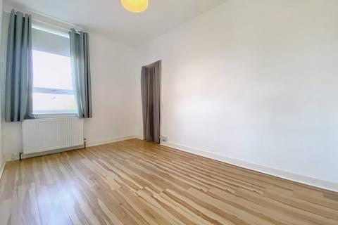 2 bedroom flat to rent, Oswald Road, Ayr KA8