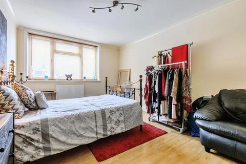 2 bedroom flat for sale, Camden House,  Marlowes,  Hemel Hempstead,  HP1