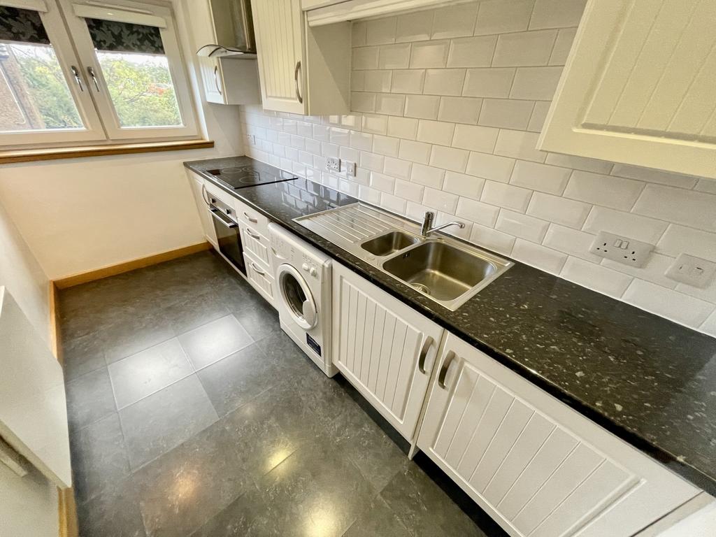 35 Dalry Road, Beith 1 bed apartment £49,000