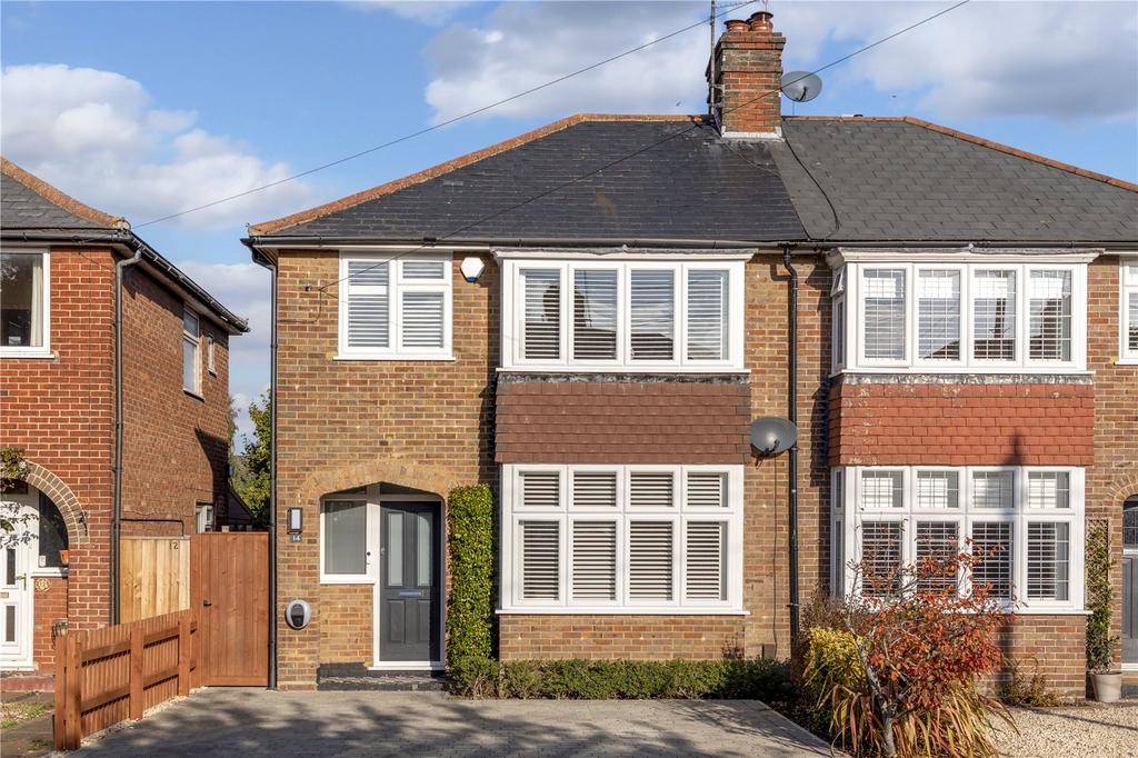 Castle Park Road, Wendover, Aylesbury, HP22 3 bed semidetached house