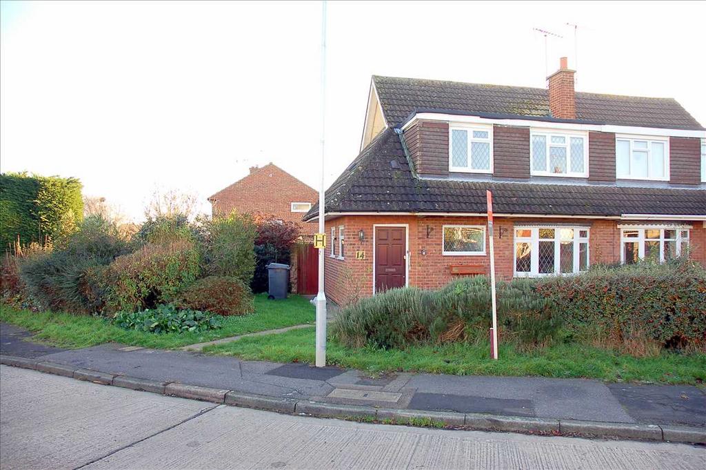 Cannon Leys, Galleywood, Chelmsford 3 bed semidetached house for sale £400,000