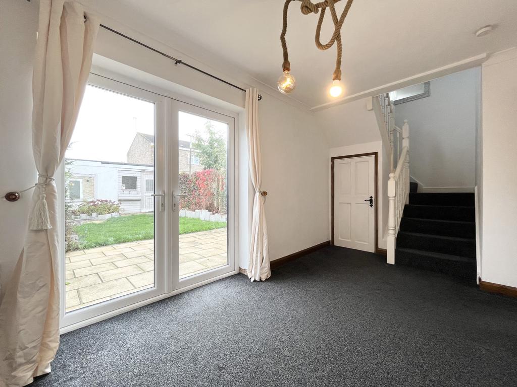 Sandgate, Swindon, Wiltshire, SN3 2 bed semidetached house £1,100