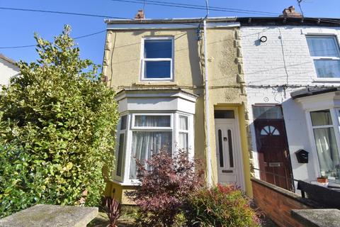 2 bedroom terraced house to rent, Ferens Villa, Rosmead Street, Hull, HU9