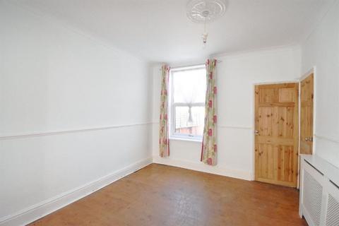 2 bedroom terraced house to rent, Ferens Villa, Rosmead Street, Hull, HU9