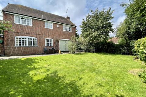 2 Sorrel Drive, Lightwater, GU18 5PB