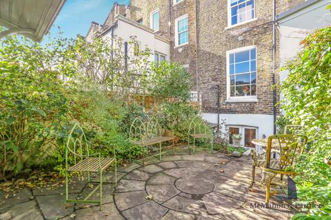 2 Sutherland Square, London, SE17 3EQ