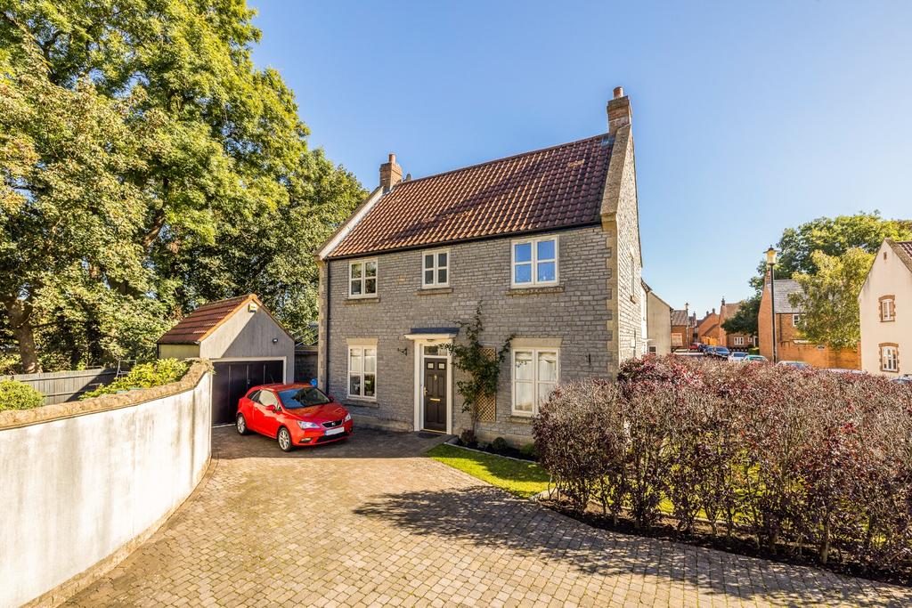 Four Acres, Shepton Mallet 3 bed semidetached house £395,000
