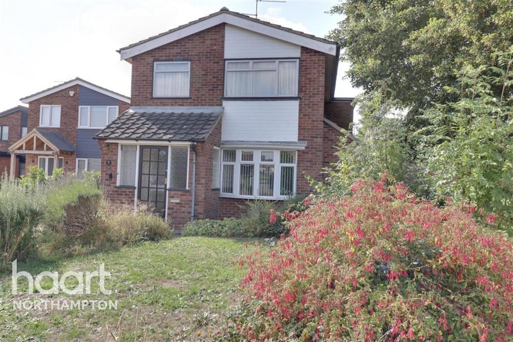 Kingsthorpe Northampton 3 bed detached house £1,250 pcm (£288 pw)