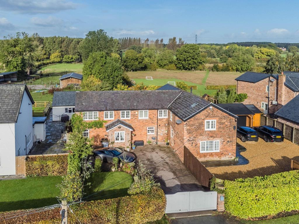 Frog Lane, Pickmere, Knutsford 3 bed barn conversion for sale £600,000