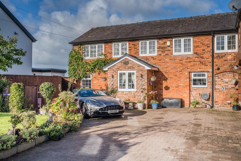 Frog Lane, Pickmere, Knutsford 3 bed barn conversion for sale £589,950