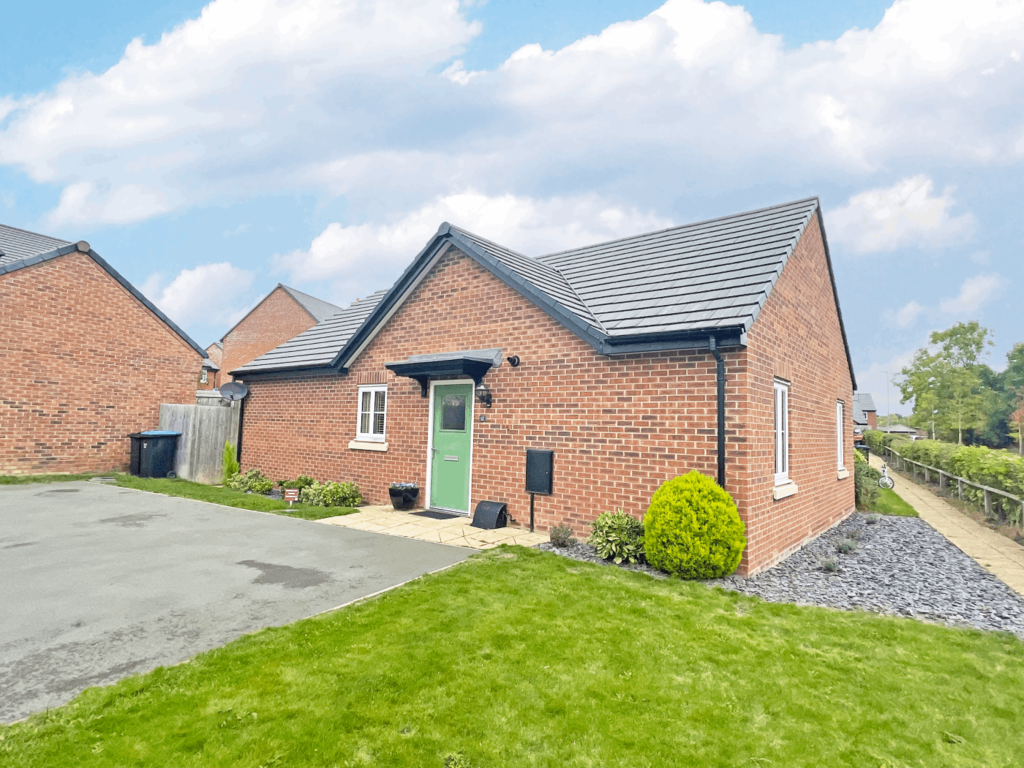 Harvest Road, Market Harborough, LE16... 2 bed terraced bungalow £330,000