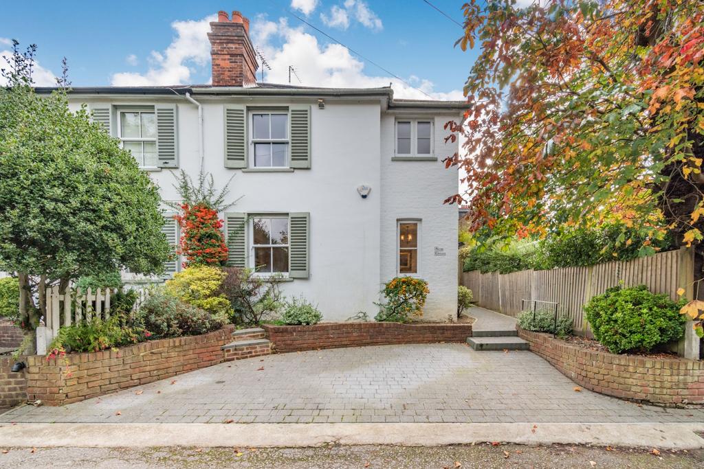 Homefield Road, Chorleywood, WD3 3 bed semidetached house £850,000