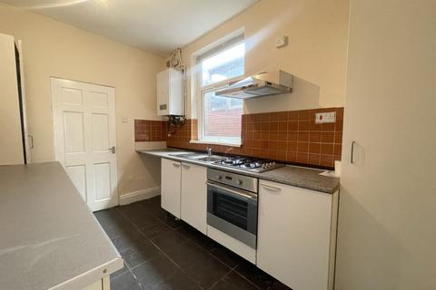 4 bedroom terraced house to rent, Gipsy Road, Leicester, LE4