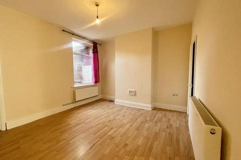 4 bedroom terraced house to rent, Gipsy Road, Leicester, LE4