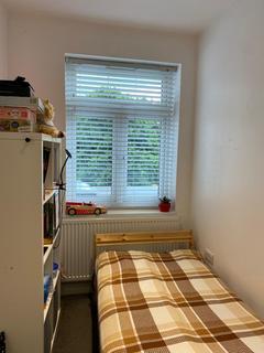 2 bedroom flat to rent, Mandeville Road, Northolt UB5