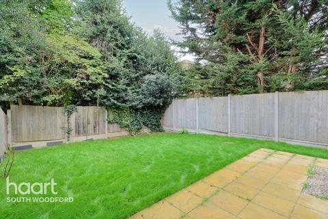 5 Mannock Mews, London, E18 1DB