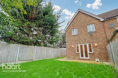 5 Mannock Mews, London, E18 1DB