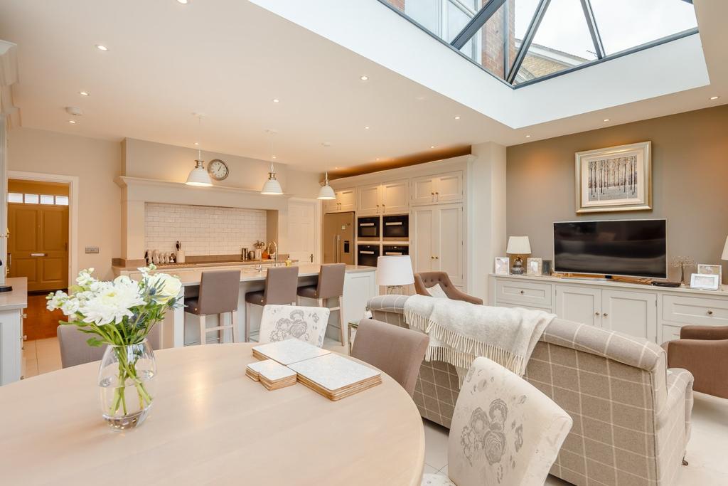 Ellis Fields, St. Albans, Hertfordshire 5 bed detached house £1,750,000