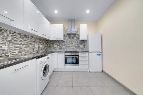 Studio to rent, Gallery Apartments, Commercial Road, Whitechapel, London, E1