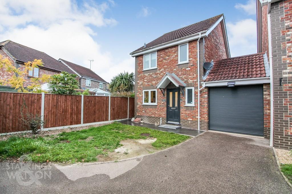 Edgehill, Dussindale, Norwich 3 bed link detached house £300,000