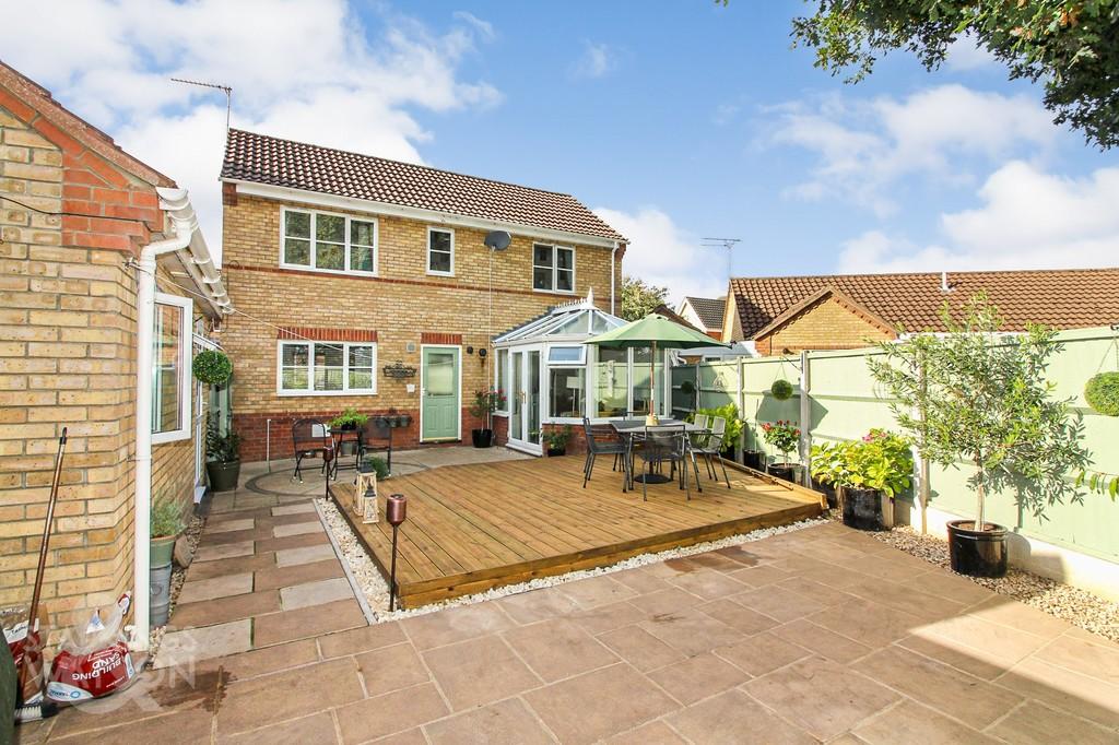 Wilks Farm Drive, Sprowston, Norwich 3 bed detached house £350,000