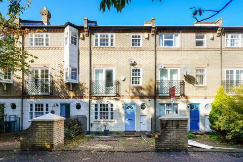 6 Cornwallis Square, London, N19 4LY