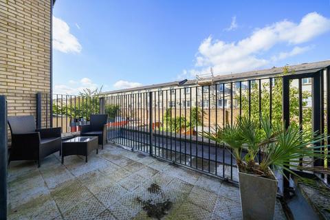6 Cornwallis Square, London, N19 4LY