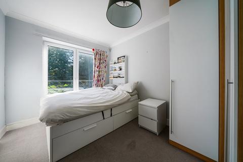 6 Cornwallis Square, London, N19 4LY